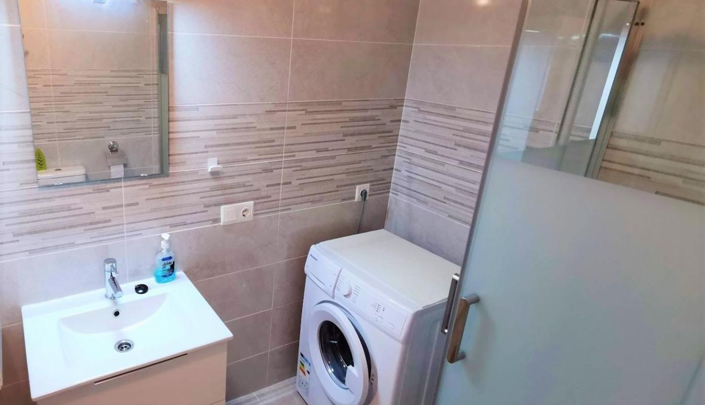 Benalmadena Front Line Sea View 1 Bedroom Large Apartment Esterno foto